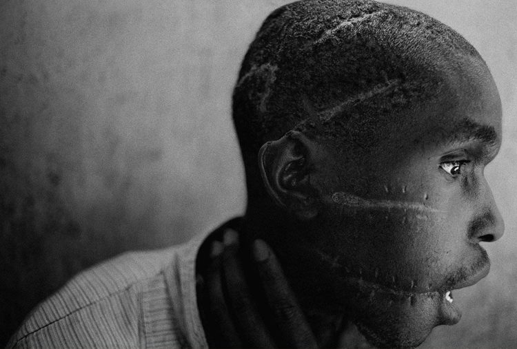 James-Nachtwey-joven Hutu Ruanda© James Nachtwey