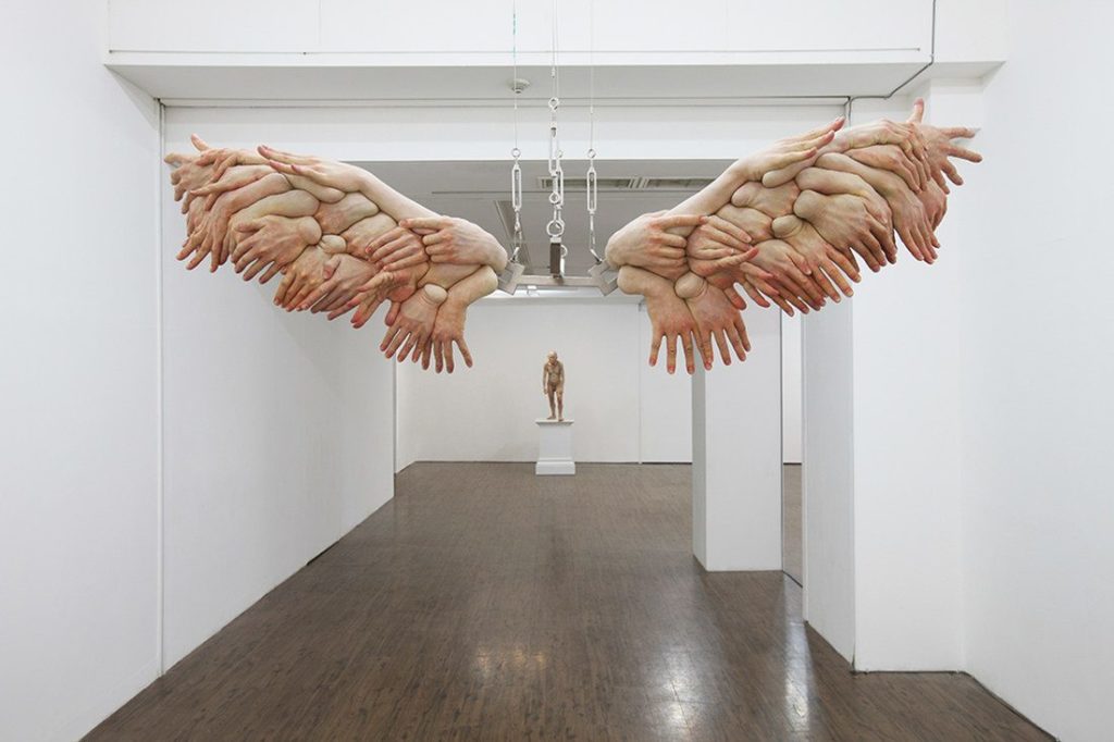 The-Wing-The-Heroinstall-view-5_XooangChoi-1100x733