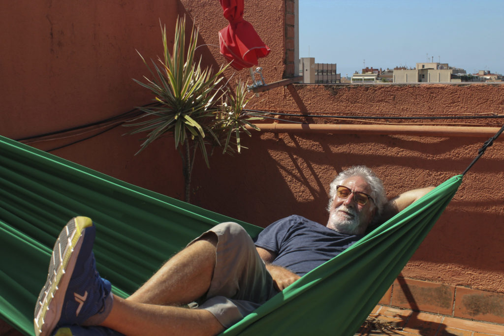 Foto: Lilian Rosales. Ricardo Benaim en su terraza de Gavá